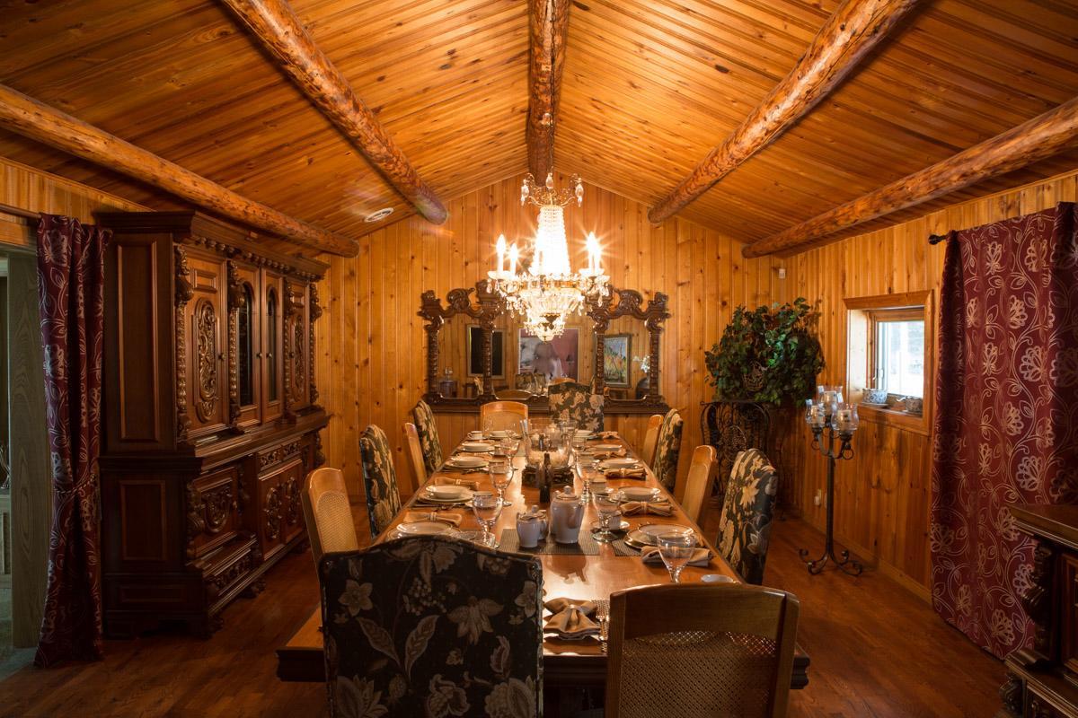 לינה וארוחת בוקר Bragg Creek Sleepy Creek Country Manor מראה חיצוני תמונה