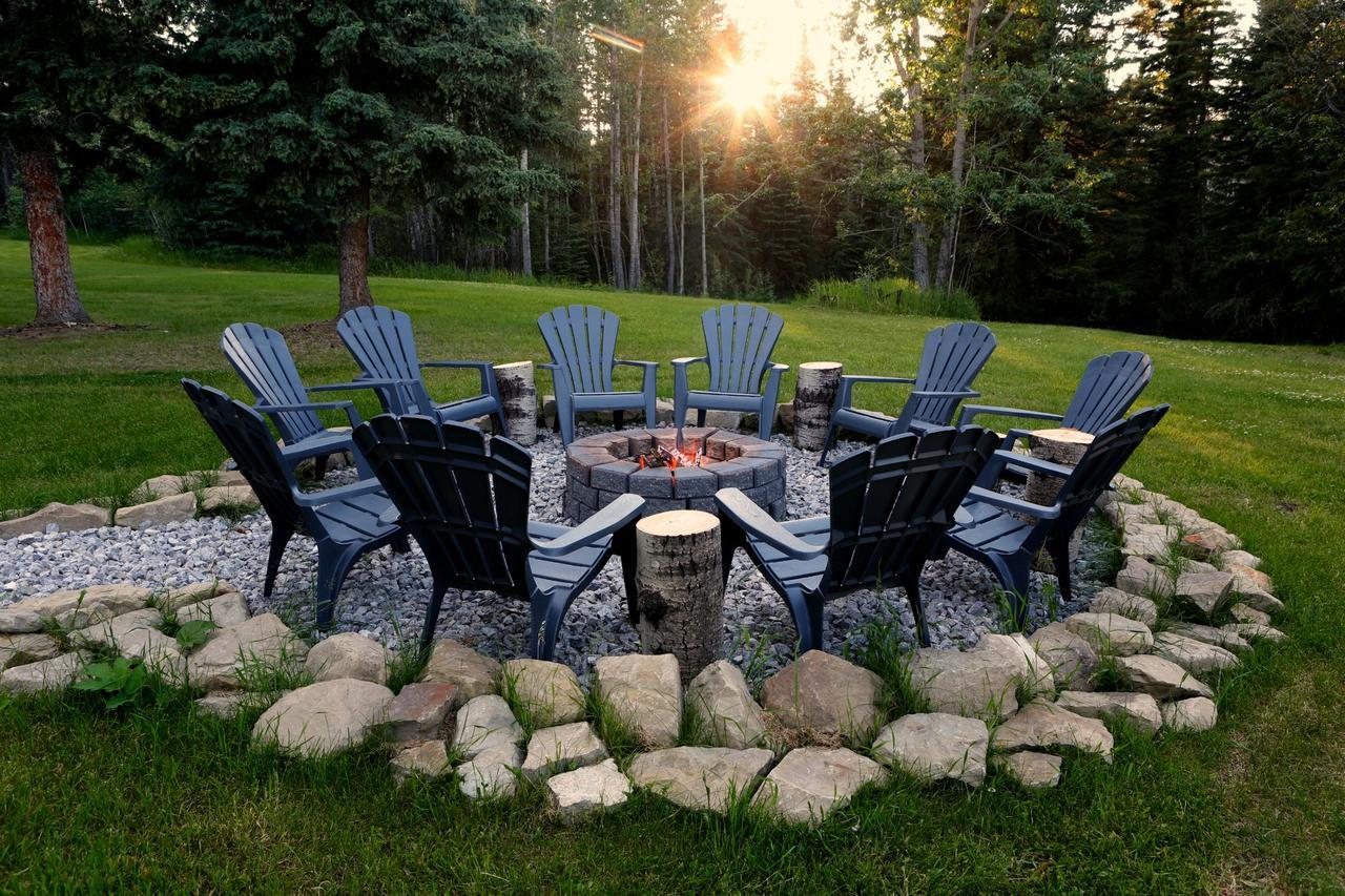 לינה וארוחת בוקר Bragg Creek Sleepy Creek Country Manor מראה חיצוני תמונה