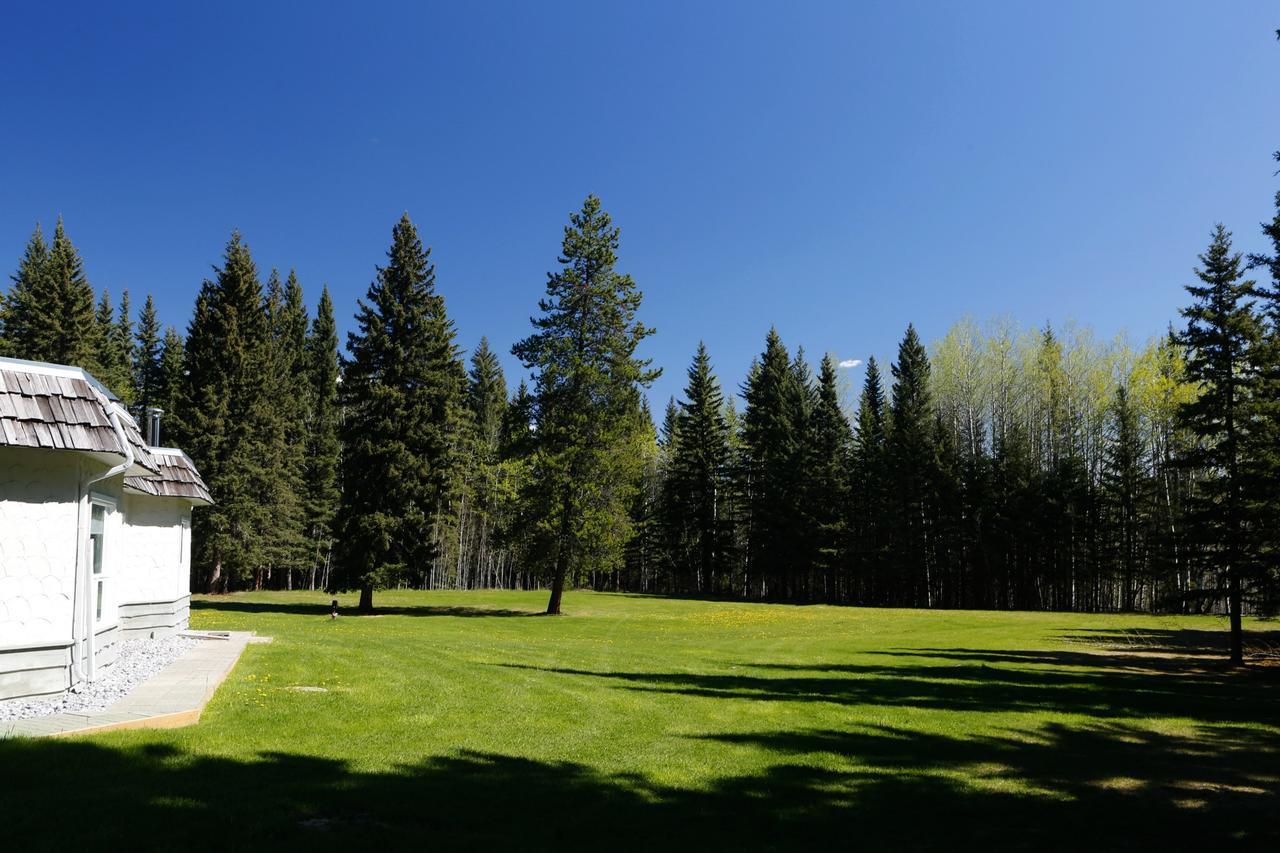 לינה וארוחת בוקר Bragg Creek Sleepy Creek Country Manor מראה חיצוני תמונה