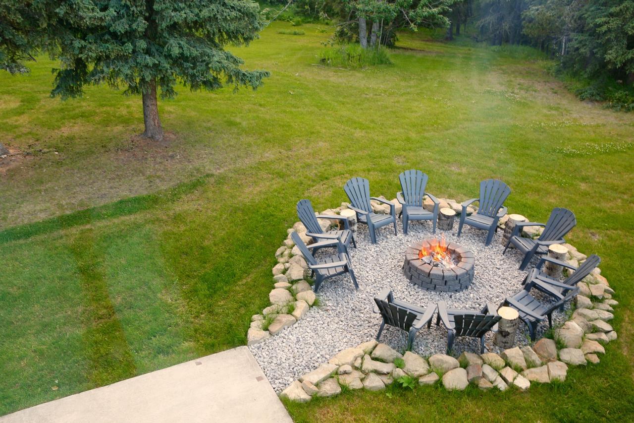 לינה וארוחת בוקר Bragg Creek Sleepy Creek Country Manor מראה חיצוני תמונה